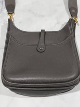 Load image into Gallery viewer, Hermes Evelyne 29 Etoupe Clemence Hobo Bag