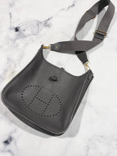 Load image into Gallery viewer, Hermes Evelyne 29 Etoupe Clemence Hobo Bag