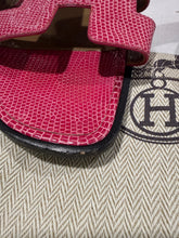 Load image into Gallery viewer, Hermes Lizard Pink Oran Slide Sandals