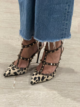 Load image into Gallery viewer, Valentino Garavani Rockstud Pumps w/ Pony Effect Calfskin