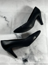 Load image into Gallery viewer, Chanel 17B Black Grosgrain Pointy Captoe Pumps