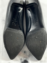 Load image into Gallery viewer, Chanel 17B Black Grosgrain Pointy Captoe Pumps