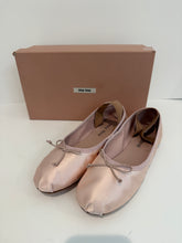 Load image into Gallery viewer, MIU MIU Orchid Pink Satin Ballet Flats