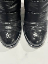 Load image into Gallery viewer, Chanel 11 A Black Puffer Short Boots