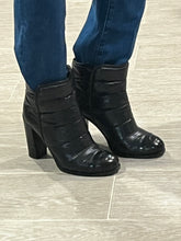 Load image into Gallery viewer, Chanel 11 A Black Puffer Short Boots