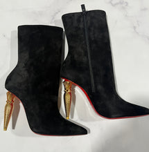 Load image into Gallery viewer, Christian Louboutin Black Suede Lipbooty 100