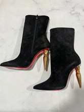 Load image into Gallery viewer, Christian Louboutin Black Suede Lipbooty 100