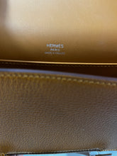 Load image into Gallery viewer, Hermes Geta Caramel Chevre Palladium Hardware
