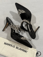Load image into Gallery viewer, Manolo Blahnik Lurum Jeweled Mules
