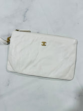 Load image into Gallery viewer, Chanel 22 White Hobo Shoulder Bag