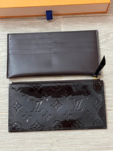 Load image into Gallery viewer, Louis Vuitton Felicie Bordeaux Amarante Vernis Pouchette Crossbody