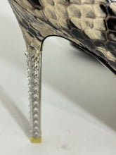 Load image into Gallery viewer, Valentino Beige Snakeskin Leather & PVC Point Toe Pumps