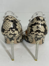 Load image into Gallery viewer, Valentino Beige Snakeskin Leather & PVC Point Toe Pumps