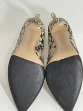 Load image into Gallery viewer, Valentino Beige Snakeskin Leather & PVC Point Toe Pumps