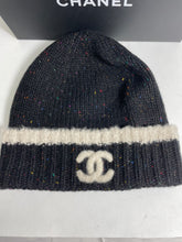 Load image into Gallery viewer, Chanel Black Ribbed Cashmere Speckled Hat