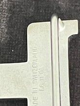 Load image into Gallery viewer, Hermes 24 Constance Reversible Leather Belt
