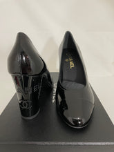 Load image into Gallery viewer, Chanel 19A NWB patent leather black pumps
