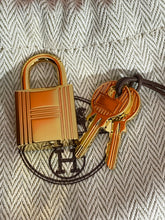 Load image into Gallery viewer, Hermes Picotin Lock 18 Clemence Handbag Alezan