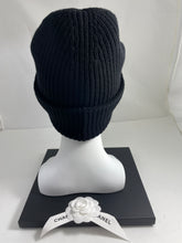 Load image into Gallery viewer, Chanel Black Ribbed Wool Cashmere Hat With Orange CC