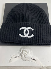 Load image into Gallery viewer, Chanel Black Ribbed Wool Cashmere Hat With Orange CC