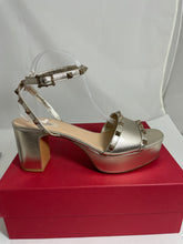 Load image into Gallery viewer, Valentino Garavani Metallic Gold Leather Platform Sandals