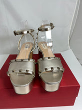 Load image into Gallery viewer, Valentino Garavani Metallic Gold Leather Platform Sandals