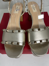 Load image into Gallery viewer, Valentino Garavani Metallic Gold Leather Platform Sandals