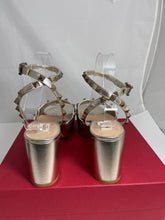 Load image into Gallery viewer, Valentino Garavani Metallic Gold Leather Platform Sandals