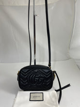 Load image into Gallery viewer, Gucci Marmont Small Black Camera bag
