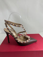 Load image into Gallery viewer, Valentino Garavani Chocolate Brown Rockstud Pumps