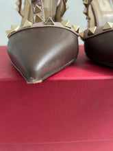 Load image into Gallery viewer, Valentino Garavani Chocolate Brown Rockstud Pumps