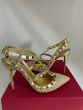 Load image into Gallery viewer, Valentino Garavani Gold Tweed Rockstud Pumps