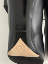 Load image into Gallery viewer, Chanel 31121 19A Black Lambskin CC Pumps
