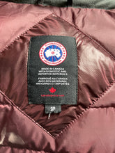 Load image into Gallery viewer, Canada Goose Burgundy Hybridge Lite Coat