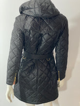 Load image into Gallery viewer, Burberry Finsbridge Black Quilted Jacket