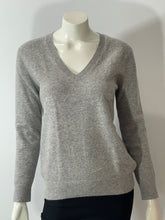 Load image into Gallery viewer, Vince Gray Cashmere V-Neck Sweater