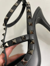 Load image into Gallery viewer, Valentino Garavani Noir Black Rockstud Pumps