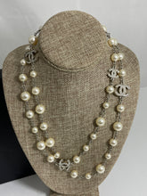 Load image into Gallery viewer, Chanel CC Pearl 5 CC Silver Classic Necklace