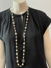 Load image into Gallery viewer, Chanel CC Pearl 5 CC Silver Classic Necklace