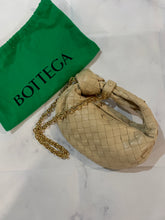 Load image into Gallery viewer, Bottega Veneta Porridge Intreciatto Leather Top Handle Handbag