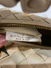Load image into Gallery viewer, Bottega Veneta Porridge Intreciatto Leather Top Handle Handbag