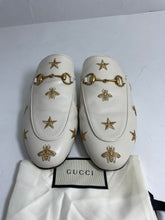 Load image into Gallery viewer, Gucci White Bee Leather Princetown Flats