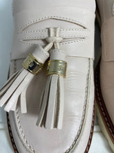 Load image into Gallery viewer, Stuart Weitzman Bromley Ivory/Beige Tassel Loafers
