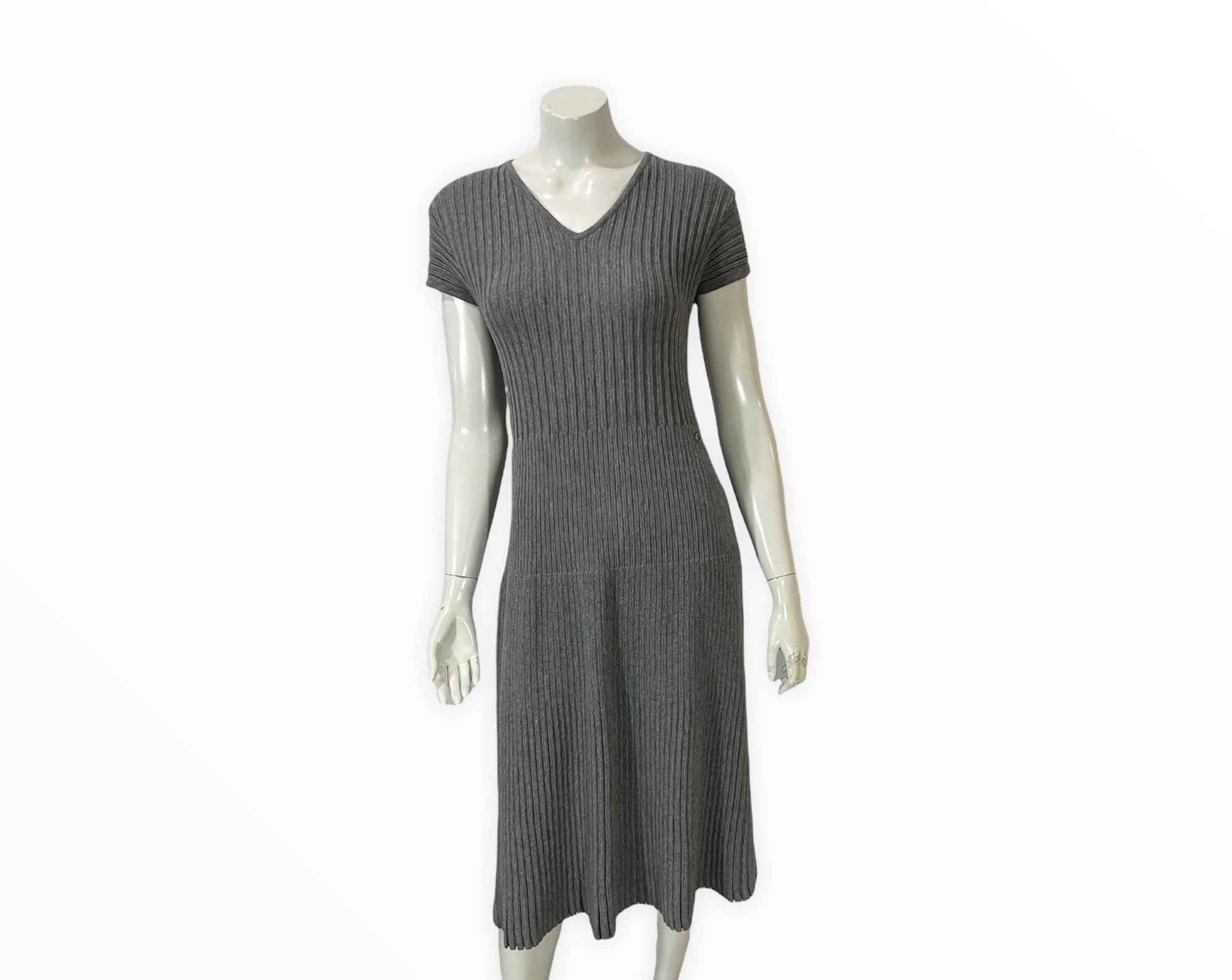 Chanel Gray Wool Ribbed Midi Sweater Dress Chanel Gray Wool Ribbed Midi Sweater Dress
