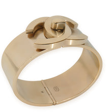 Load image into Gallery viewer, Gold-Plated  Wide CC Turnlock Bracelet
