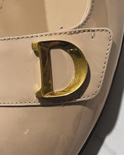 Load image into Gallery viewer, Dior Beige Patent Leather Ballet Flats
