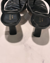 Load image into Gallery viewer, Gucci Marmont Black Thong Sandals
