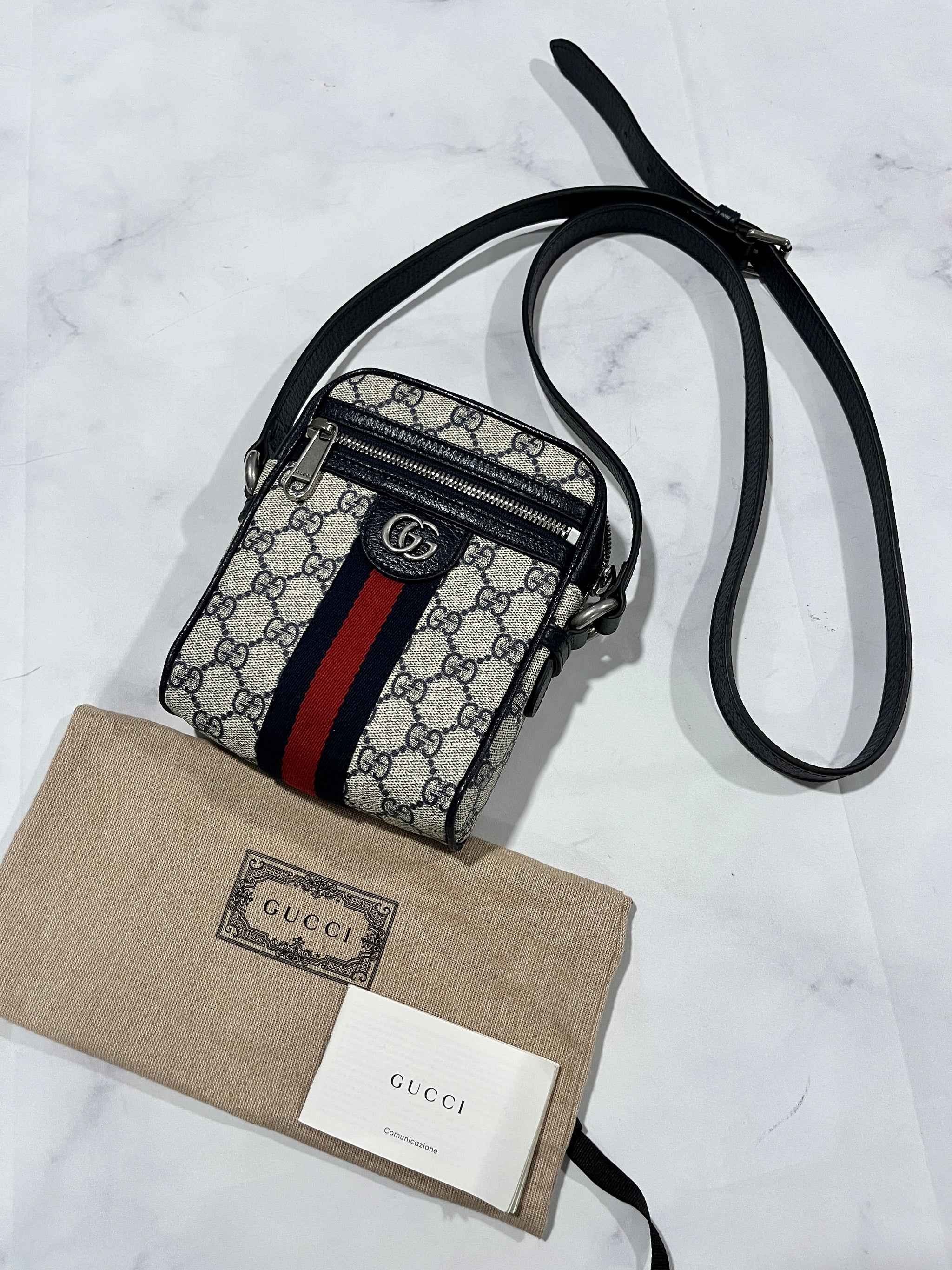 ショルダーバッグ GUCCI Ophidia small crossbody bag Ophidia small crossbodybag in beige and ebony Supreme