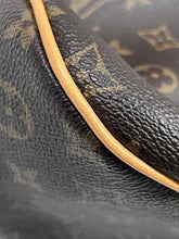 Load image into Gallery viewer, Louis Vuitton Delightful MM Shoulder Bag
