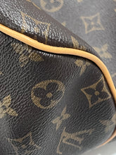 Load image into Gallery viewer, Louis Vuitton Delightful MM Shoulder Bag
